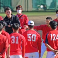 新井新監督秋季キャンプ合流