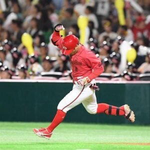 田中広輔2号3ランホームラン